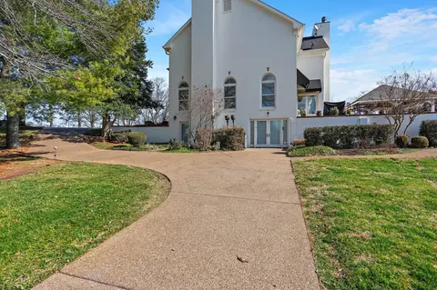 Exterior - 1002 Tulloss Rd, Franklin, TN 37067 photo 10 of 11