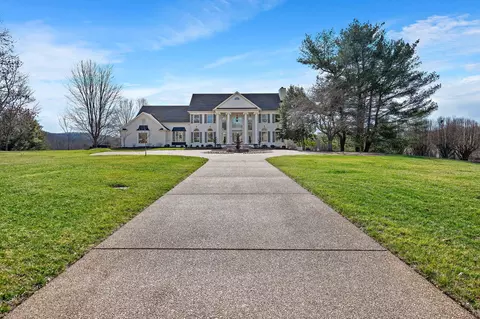 Exterior - 1002 Tulloss Rd, Franklin, TN 37067 photo 1 of 11