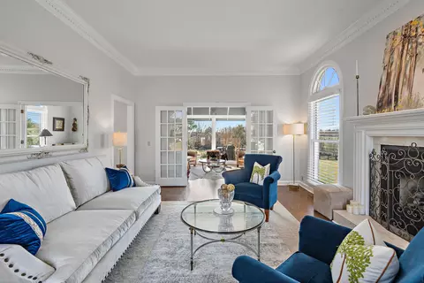 Living - 1002 Tulloss Rd, Franklin, TN 37067 photo 9 of 10