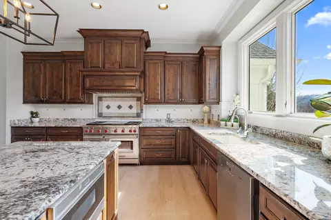 Kitchen - 1002 Tulloss Rd, Franklin, TN 37067 photo 4 of 7