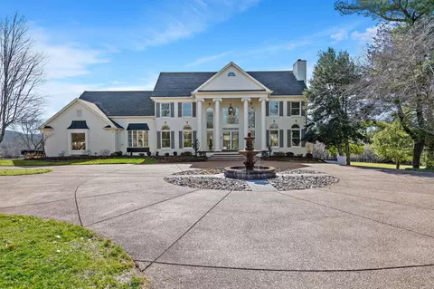 Exterior - 1002 Tulloss Rd, Franklin, TN 37067 photo 3 of 11