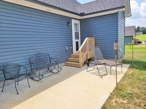 Exterior - 433 Pruett Rd, Dickson, TN 37055 photo 5 of 9