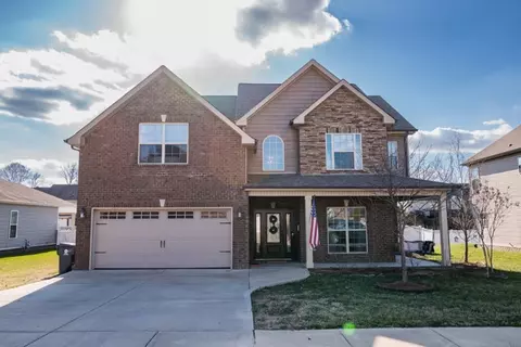 672 Richards Dr, Clarksville, TN 37043