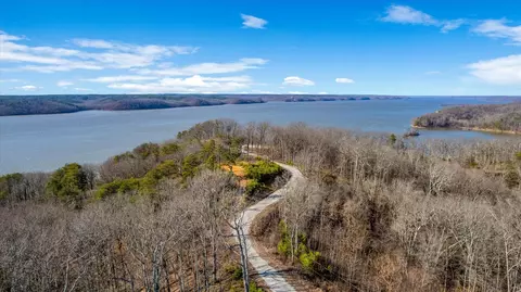 910 Float Ln, Waverly, TN 37185 photo 2