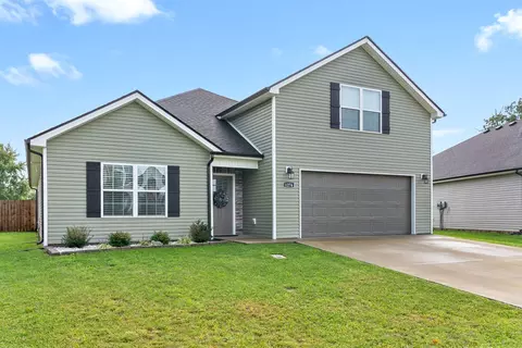 1276 Magnum Dr, Clarksville, TN 37040