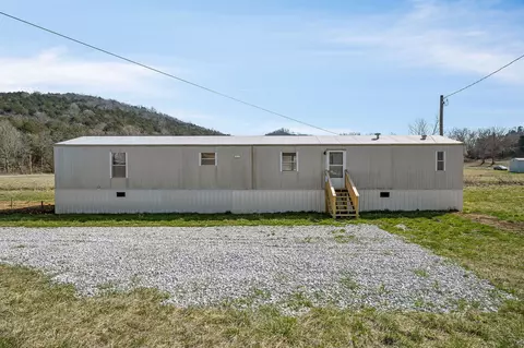 6 Young Rd, Buffalo Valley, TN 38548