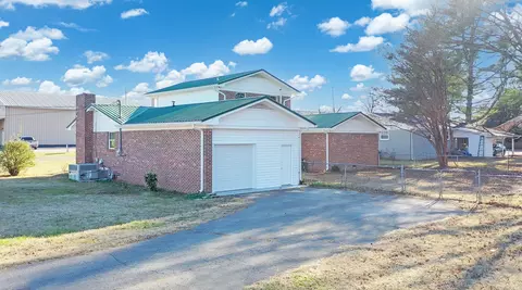 Exterior - 700 W Broad St, Decherd, TN 37324 photo 3 of 6
