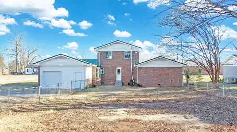 Exterior - 700 W Broad St, Decherd, TN 37324 photo 4 of 6