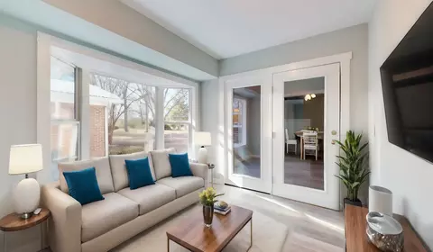 Living - 700 W Broad St, Decherd, TN 37324 photo 3 of 3