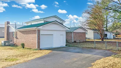 Exterior - 700 W Broad St, Decherd, TN 37324 photo 2 of 6