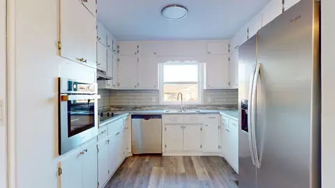 Kitchen - 700 W Broad St, Decherd, TN 37324 photo 3 of 4