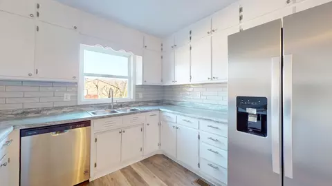 Kitchen - 700 W Broad St, Decherd, TN 37324 photo 2 of 4