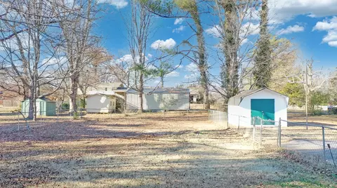 Exterior - 700 W Broad St, Decherd, TN 37324 photo 6 of 6