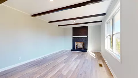 Living - 700 W Broad St, Decherd, TN 37324 photo 2 of 3