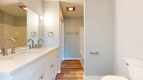 Bath - 700 W Broad St, Decherd, TN 37324 photo 2 of 4