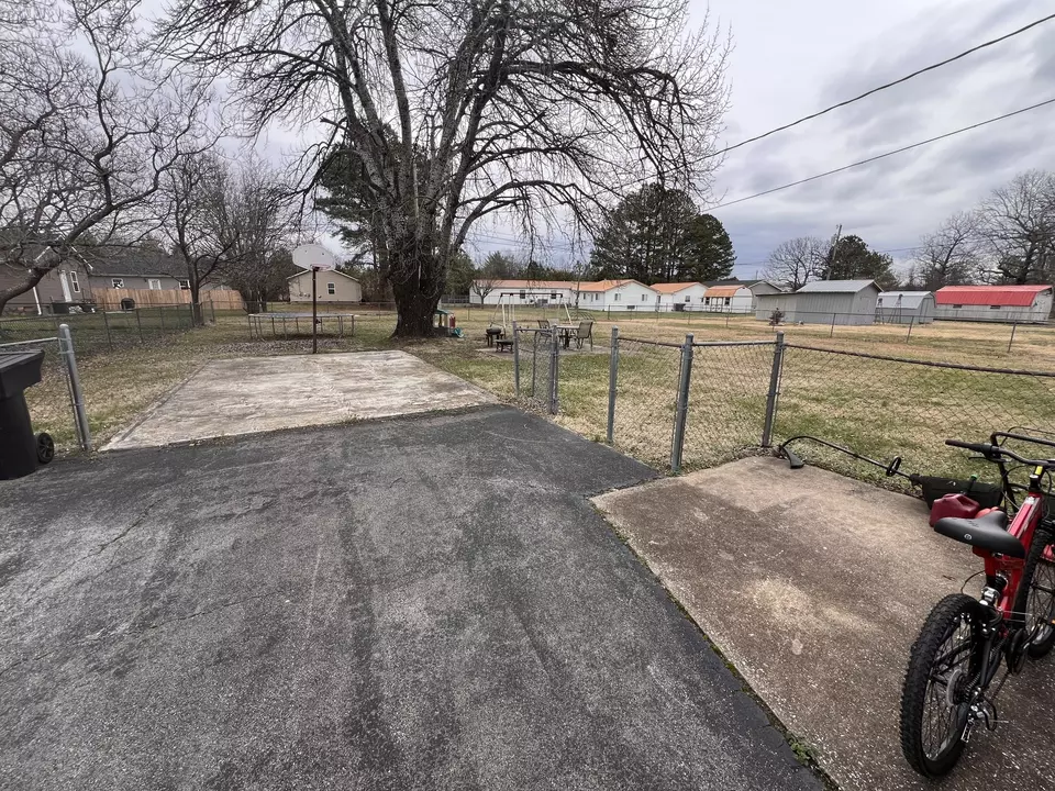 303 Lindenwood St, Tullahoma, TN 37388 27 Photos Movoto