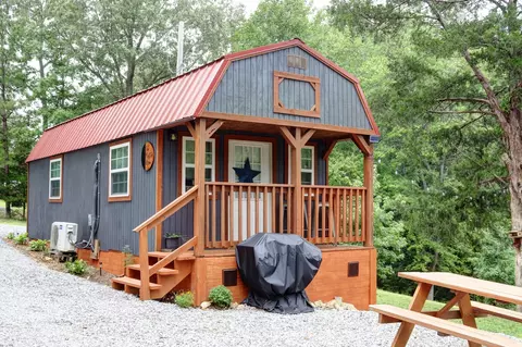 627 Pleasant Hill Rd, Dover, TN 37058