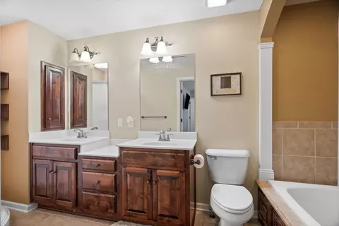 Bath - 309 Brandywine Ln, Springfield, TN 37172 photo 1 of 4