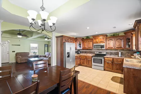 Kitchen - 309 Brandywine Ln, Springfield, TN 37172 photo 2 of 4