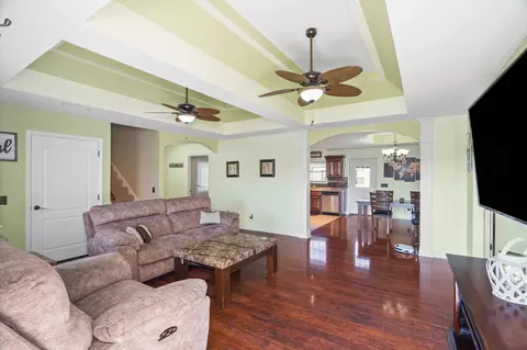 Living - 309 Brandywine Ln, Springfield, TN 37172 photo 3 of 4