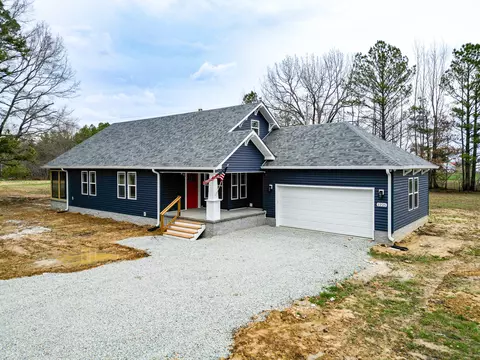 1225 Linden Hwy, Hohenwald, TN 38462