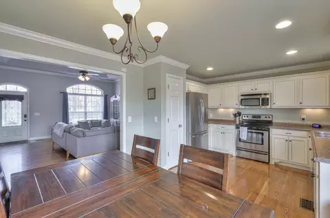 Dining - 1019 Vince Ct, Murfreesboro, TN 37128 photo 1 of 2