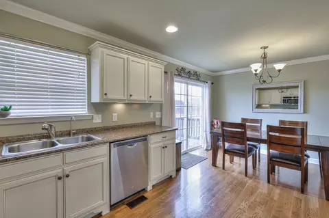 Kitchen - 1019 Vince Ct, Murfreesboro, TN 37128 photo 3 of 3