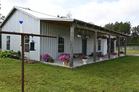 1556 Linville Rd, Lawrenceburg, TN 38464