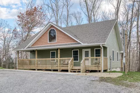 2420 Hanging Limb Rd, Monterey, TN 38574