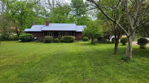 290 High St, Red Boiling Springs, TN 37150