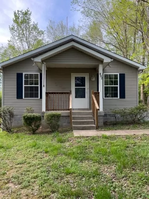 892 Locust Dr, Clarksville, TN 37040