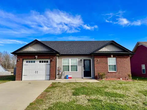 1499 Coronado Dr, Clarksville, TN 37042