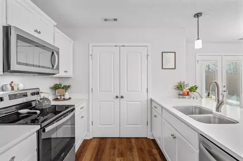 Kitchen - 413 Laramie Dr, Springfield, TN 37172 photo 4 of 6