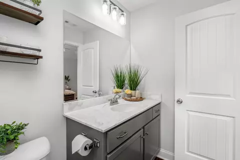 Bath - 413 Laramie Dr, Springfield, TN 37172 photo 3 of 4