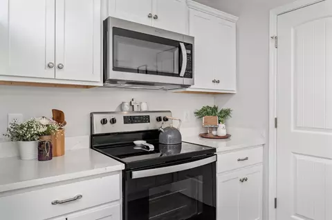 Kitchen - 413 Laramie Dr, Springfield, TN 37172 photo 5 of 6