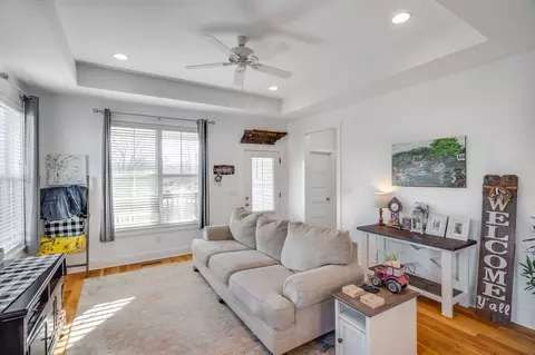 609 Womack Rd, Bethpage, TN 37022 photo 4