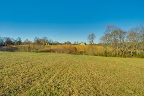 609 Womack Rd, Bethpage, TN 37022