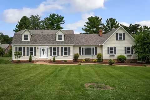 616 Golf Club Ln, Smithville, TN 37166