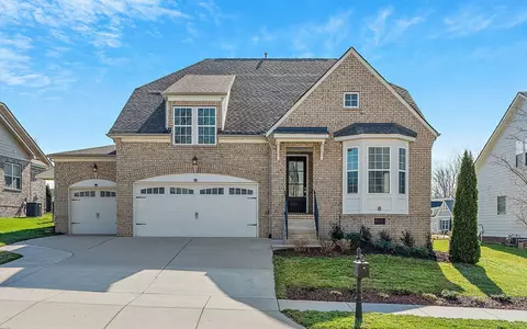 2253 Chaucer Park Ln, Thompsons Station, TN 37179