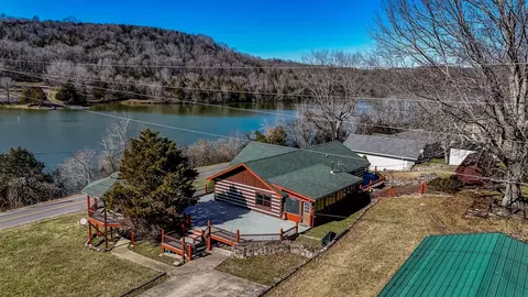 157 Lakeside Dr, Carthage, TN 37030