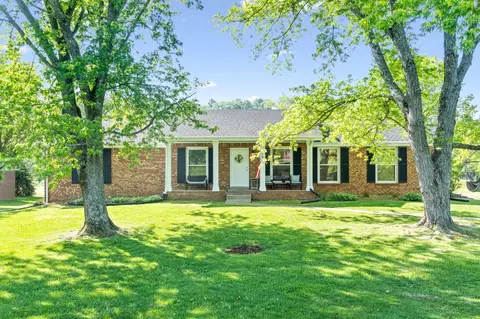 413 Rivermont Dr, Clarksville, TN 37043