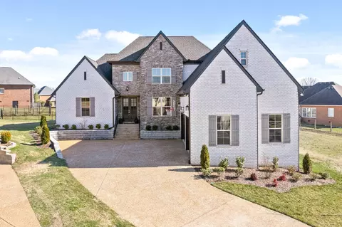 2022 Eagle View Rd, Hendersonville, TN 37075