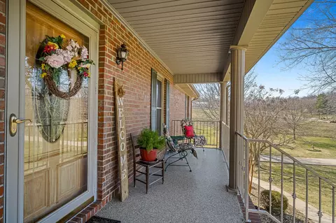131 Maple St, Gordonsville, TN 38563