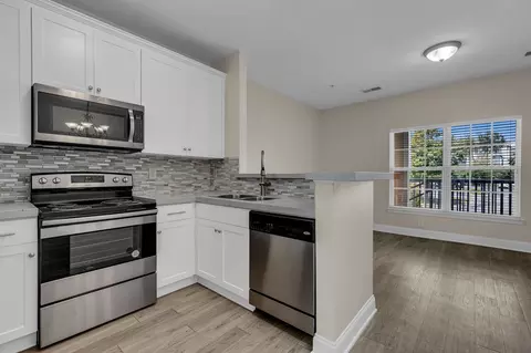 7009 Lenox Village Dr #E-306, Nashville, TN 37211