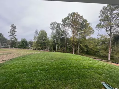 277 Brook Ave, White House, TN 37188