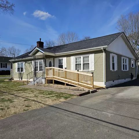 410 1st St, Lawrenceburg, TN 38464