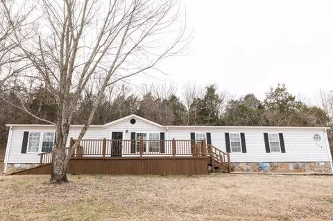 132 Leath Ln, Bethpage, TN 37022