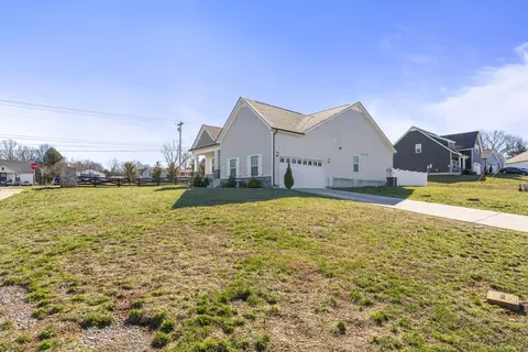 Exterior - 1502 Grassypointe Ct, Murfreesboro, TN 37129 photo 2 of 4