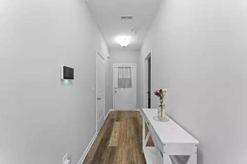 Entry Way - 1502 Grassypointe Ct, Murfreesboro, TN 37129 photo 1 of 1