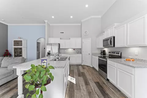 Kitchen - 1502 Grassypointe Ct, Murfreesboro, TN 37129 photo 2 of 2
